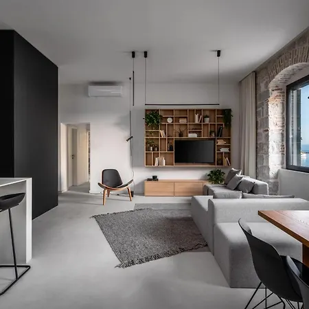 Architect's Seafront Flat Apartman *