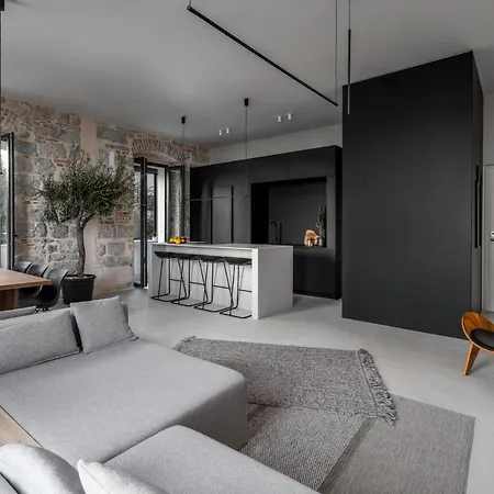Daire Architect's Seafront Flat Split
