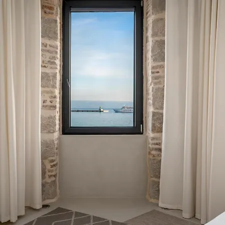 Apartament Architect's Seafront Flat *