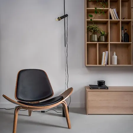 Architect's Seafront Flat Apartman