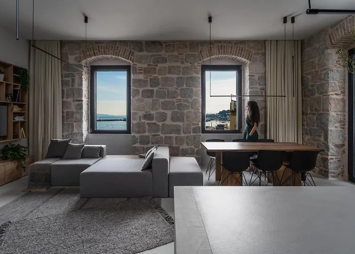 Architect's Seafront Flat Apartment *