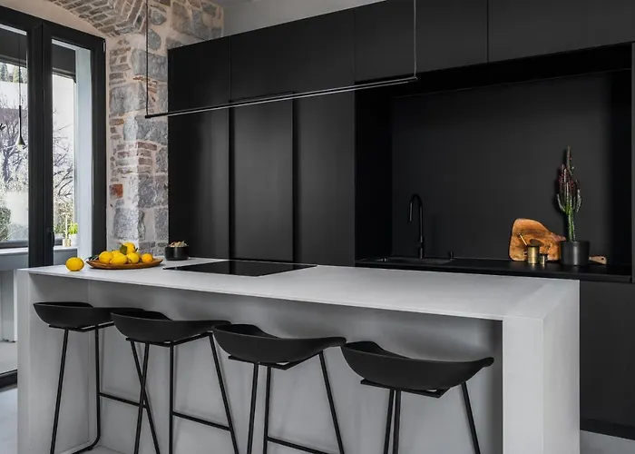 Apartment Architect's Seafront Flat Split