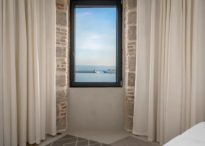 Apartment Architect's Seafront Flat *