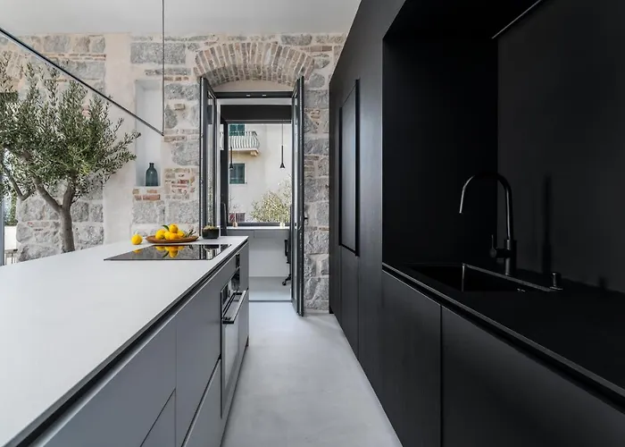 Architect's Seafront Flat Apartment