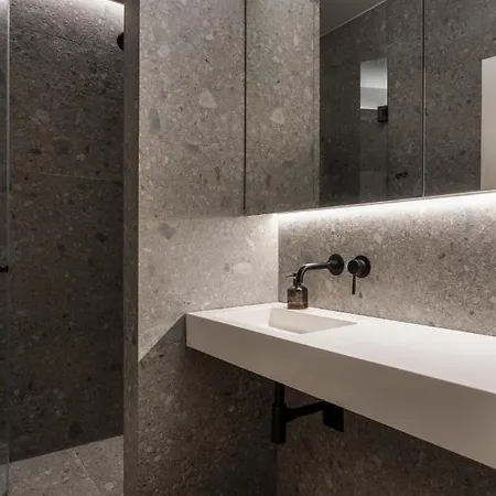 Architect's Seafront Flat Апартаменты Сплит